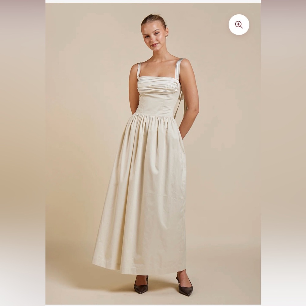 NWT Murlong Cres. Elsa Dress in Ivory Size XXS